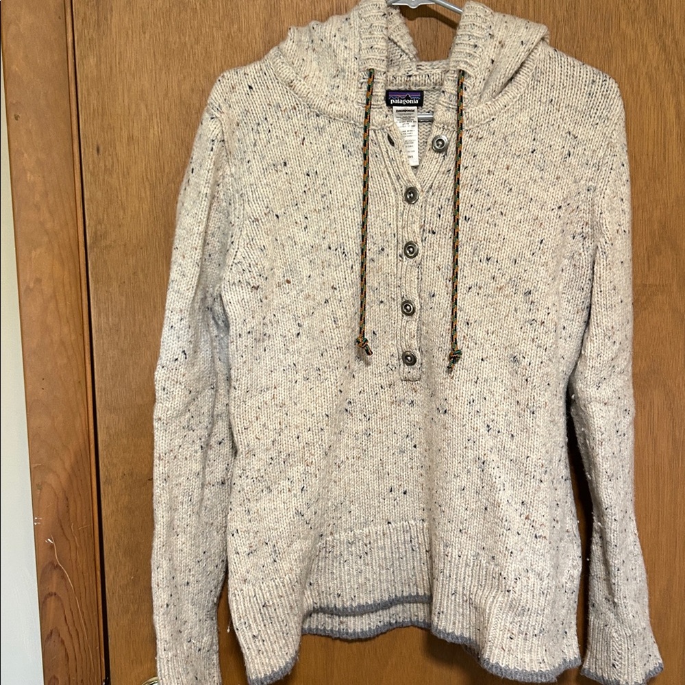 Patagonia Cream Knit Cardigan with Button Accents